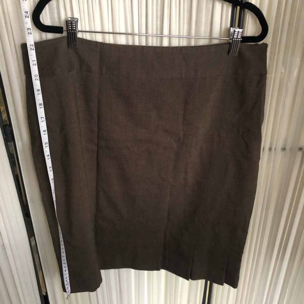 The Limited Skirt, Asymmetric pleats. Sz 12. CL404Ax